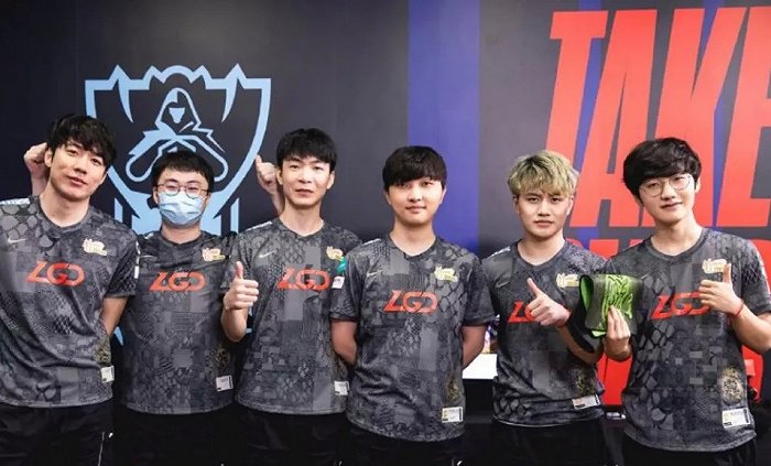 并随身携带 并随身携带